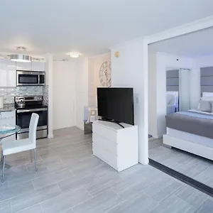  Aparthotel Waikiki Banyan Modern One Bedroom Free Parking